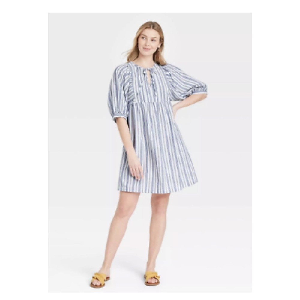 SALE📍Universal Thread White & Blue Striped Puff Sleeves Dress Size S